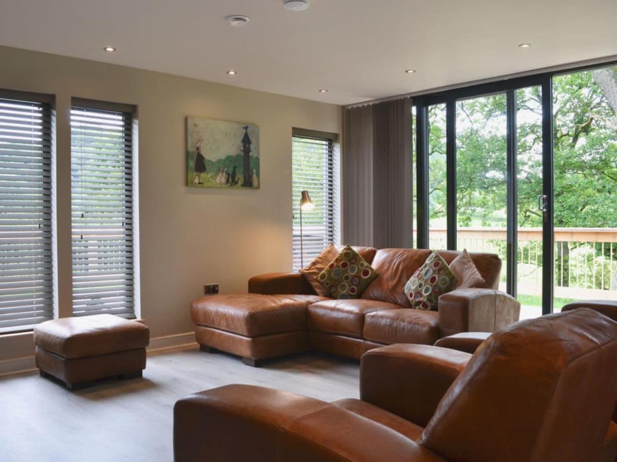 Elm Escapes Villa Knighton  Ngoại thất bức ảnh
