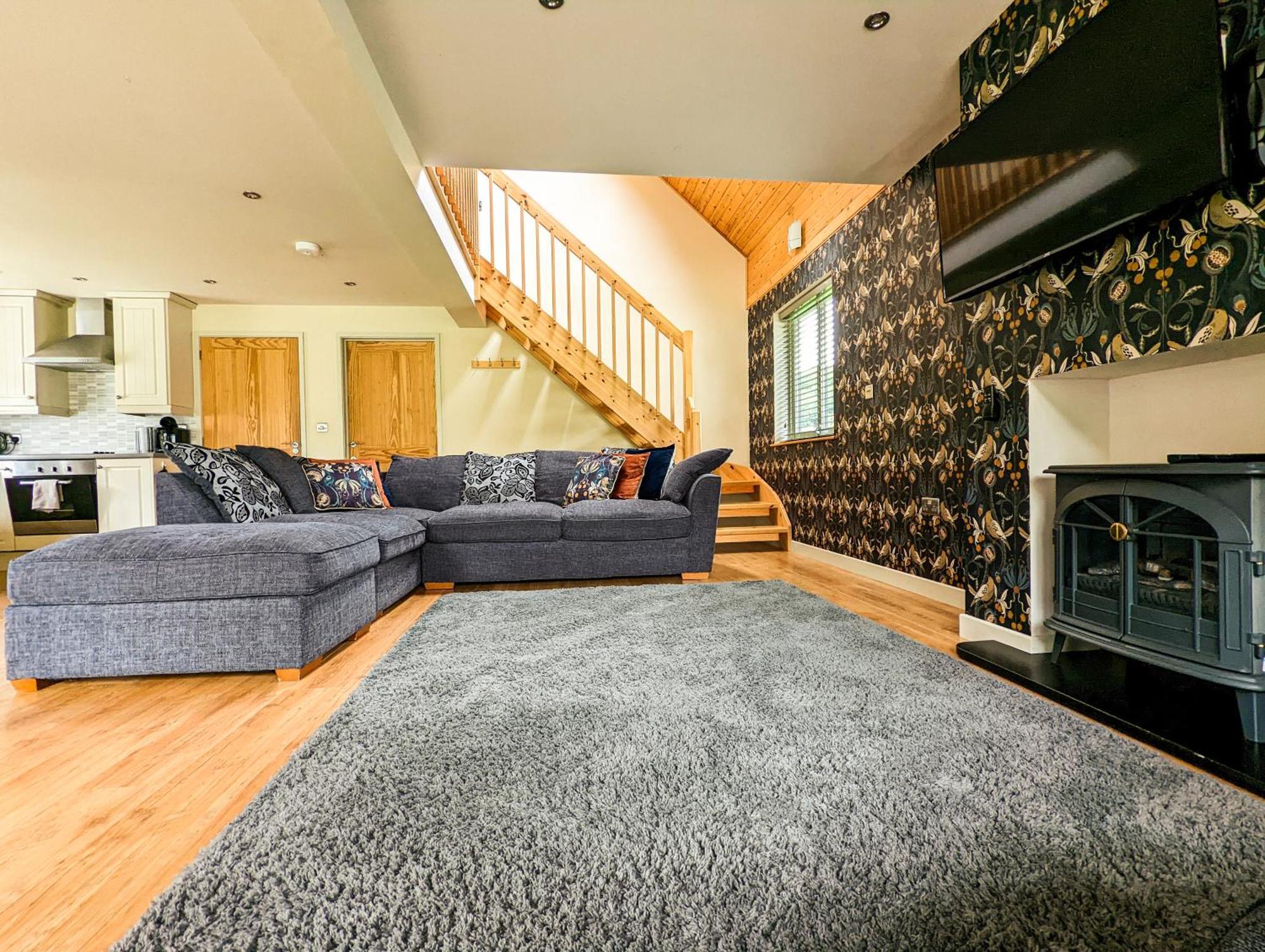 Elm Escapes Villa Knighton  Ngoại thất bức ảnh