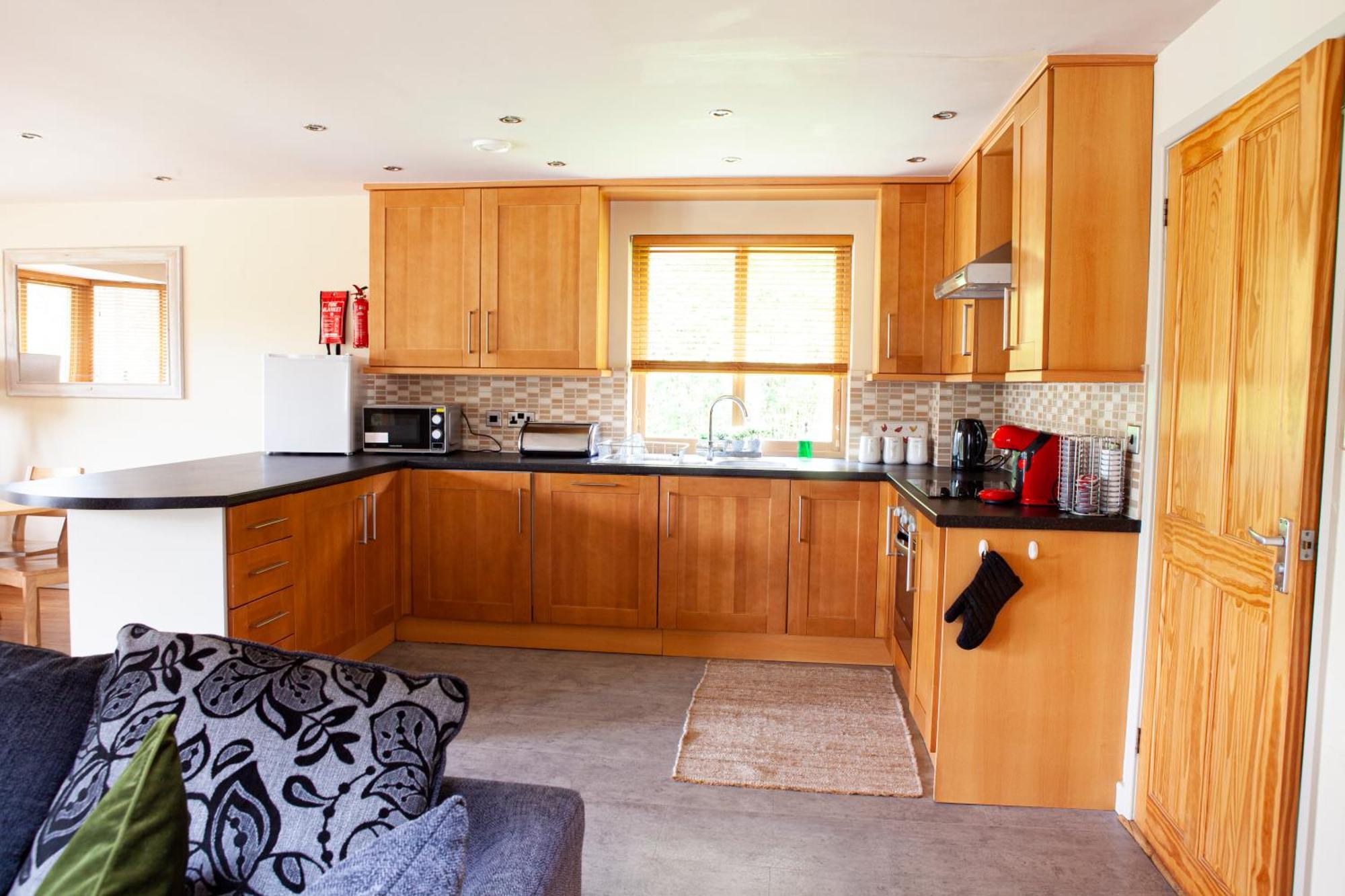 Elm Escapes Villa Knighton  Ngoại thất bức ảnh